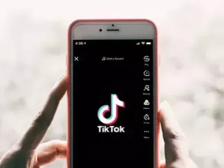 Imagem principal do artigo TikTok lança chats em grupo e criação de figurinhas personalizadas em mensagens